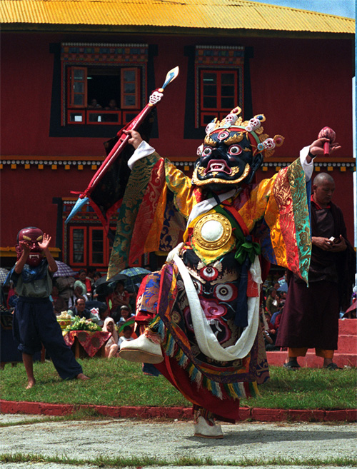 Lama dance
